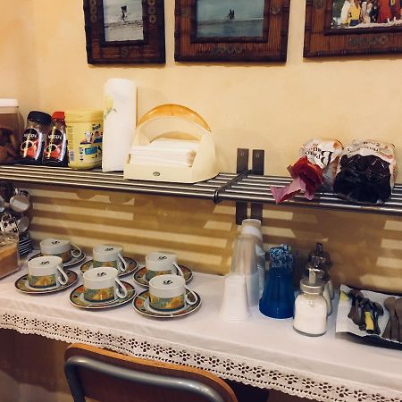 Momi Bed And Breakfast Rom Eksteriør billede